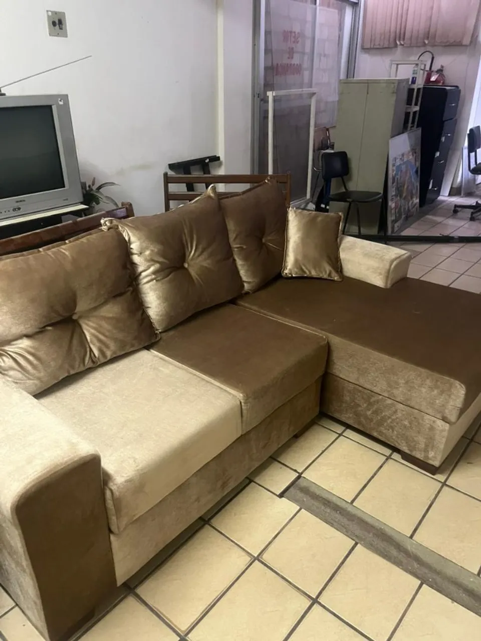 Sofá de Canto em Veludo Bege