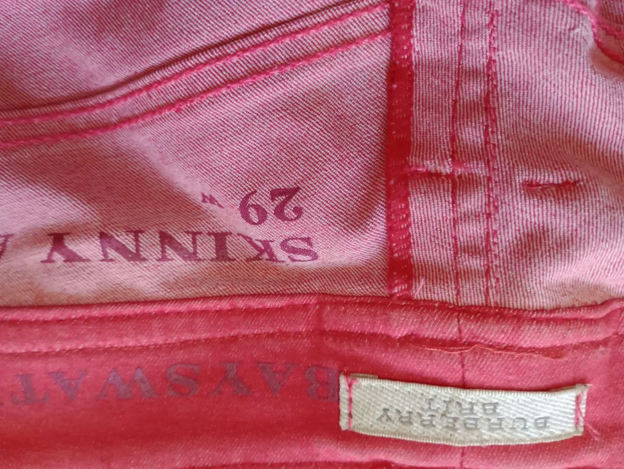 Calça Jeans vermelha Burberry - Foto 4