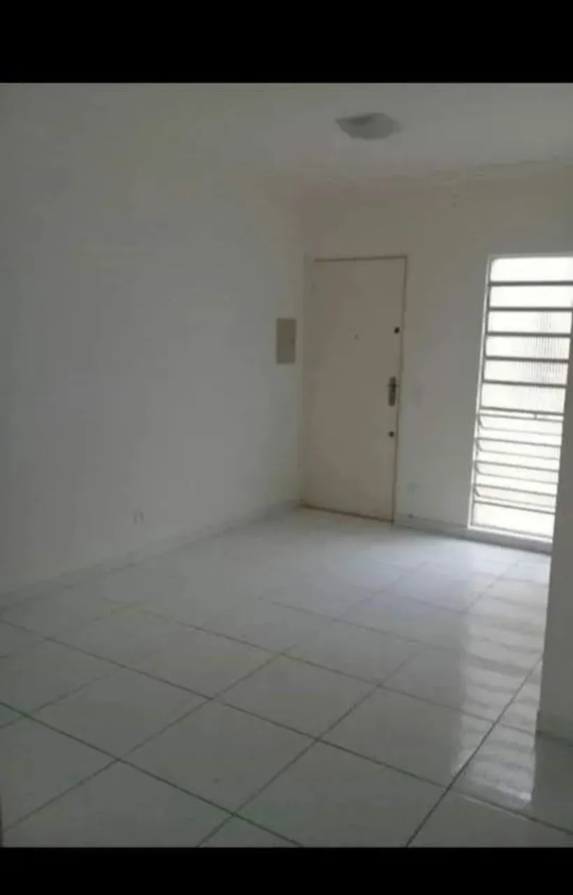 Condomínio Vitória 50m² 2 dormitorios Jardim Paraventi - Venda/Locacao