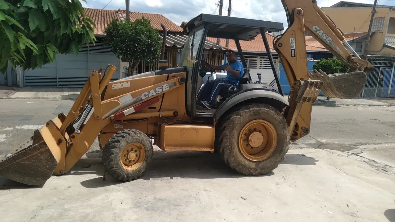 Retroescavadeira 580m Case