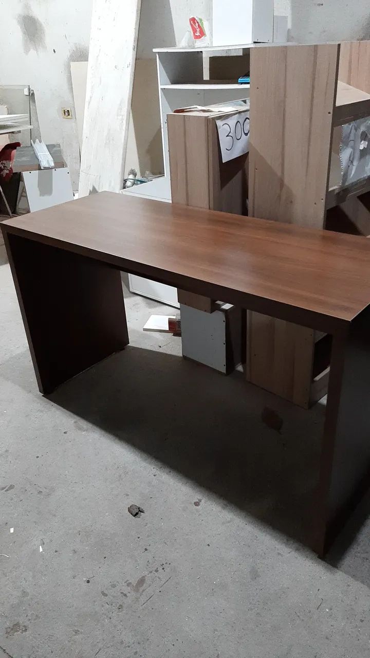 Escrivaninha Moderna de Madeira - Foto 2