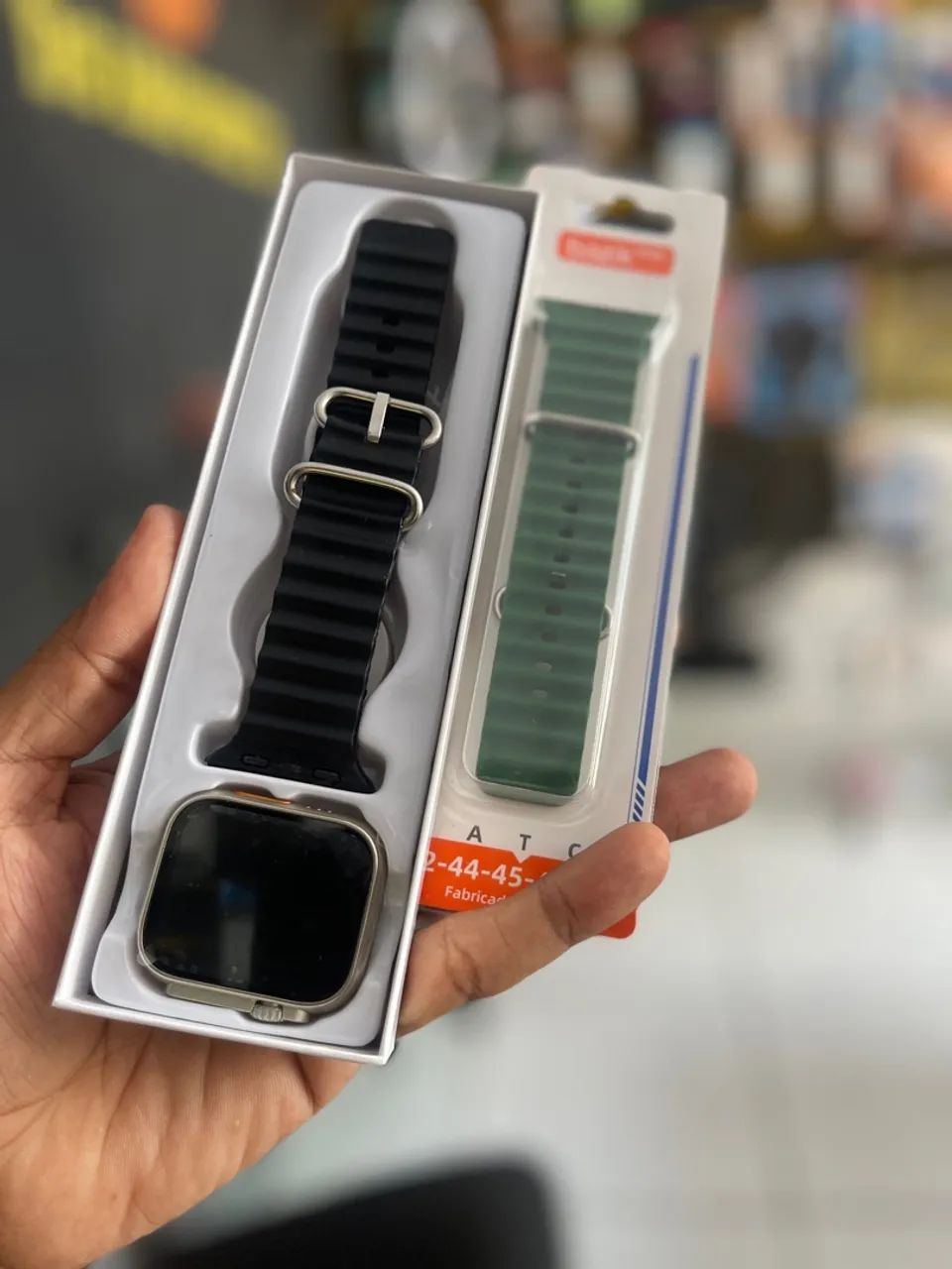 Relógio SmartWatch Series 8 com pulseira laranja acompanha pulseira extra  - Foto 3