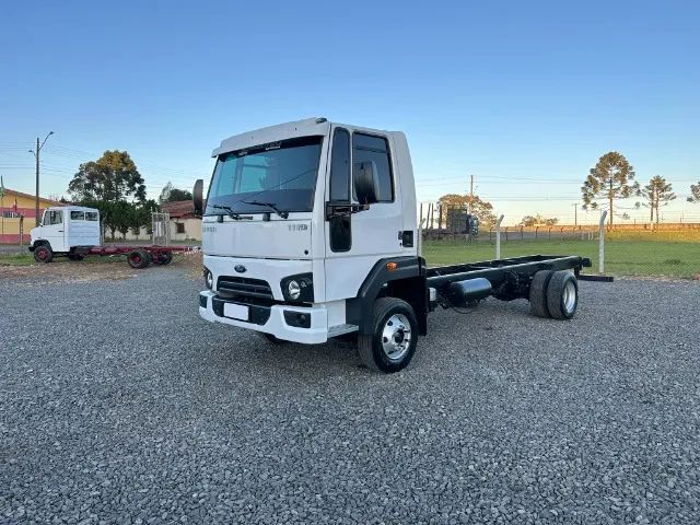 Ford Cargo 1119 ano 2014 baixa km apenas 88 mil km - n * 10160 1016 accelo vw