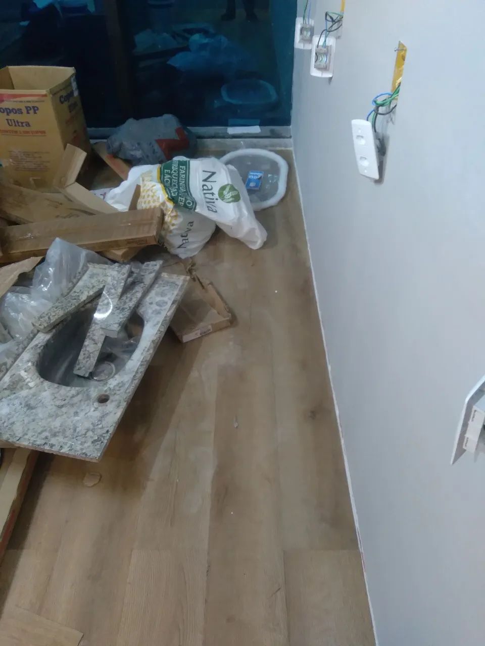 INSTALAÇÃO PISO VINILICO 28,00  - Foto 4