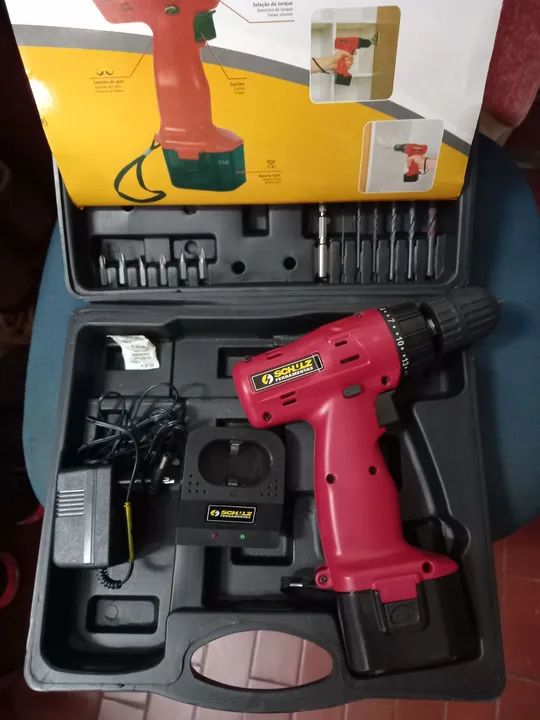 Parafusadeira/Furadeira Schulz 9,6V 