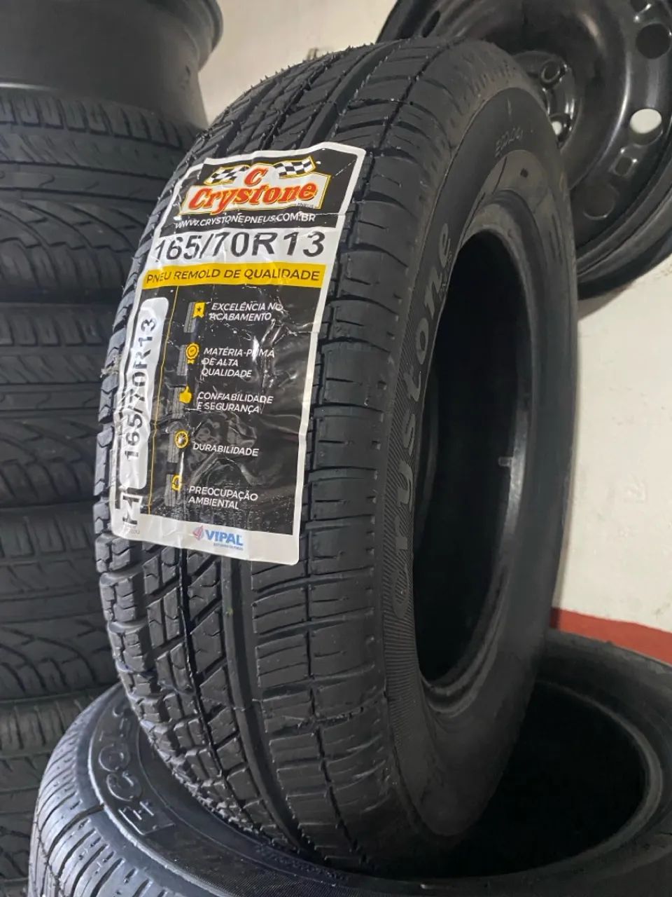 01 Pneu Crystone 165/70R13 Remold - Foto 5