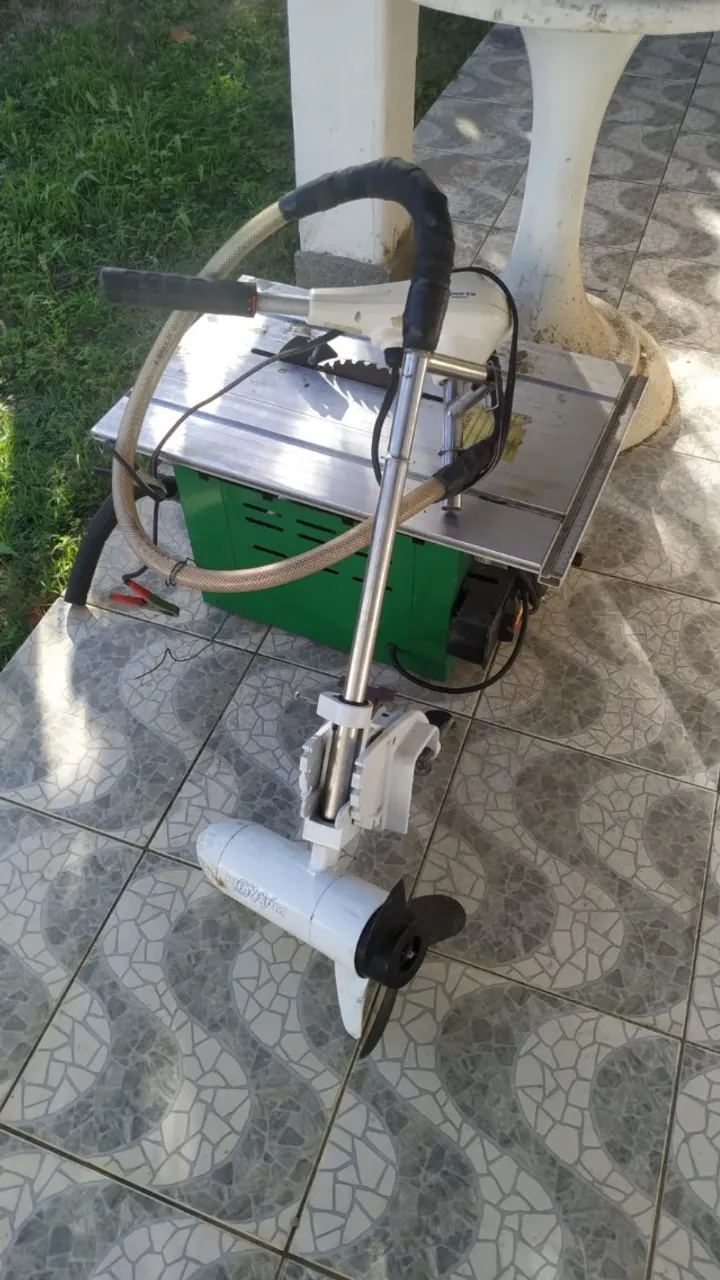 Motor elétrico para barco e outros