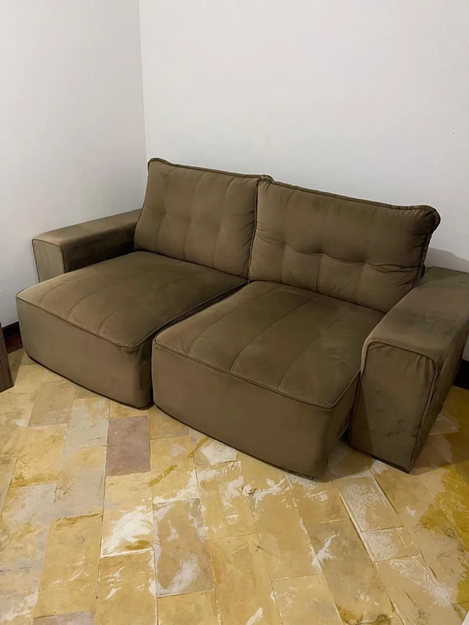 Sofá retrátil dois lugares