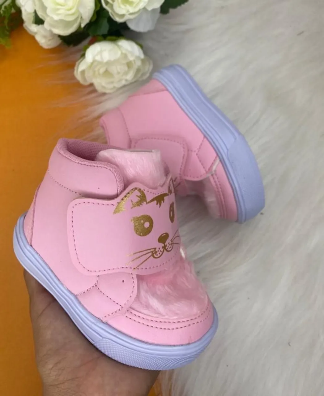 Tênis Infantil Rosa com Detalhe de Gato