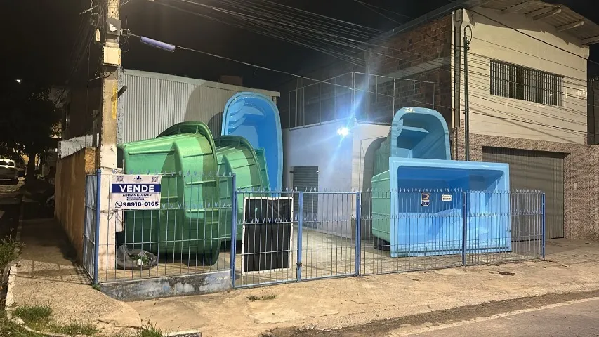 Casa + Ponto Comercial à Venda em Divinópolis - Caruaru