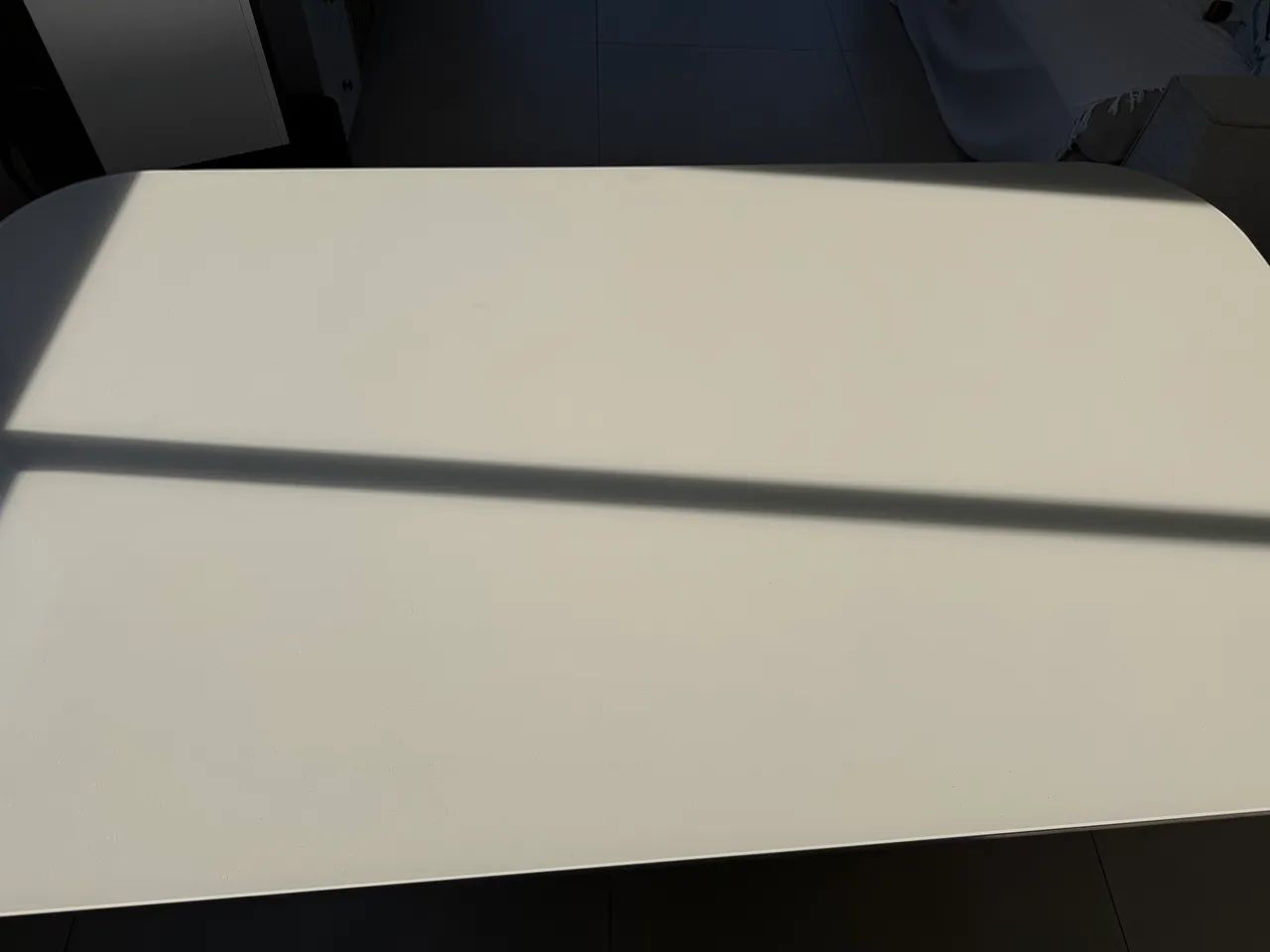 Vendo linda mesa com pé de madeira maciça 64573992465537124