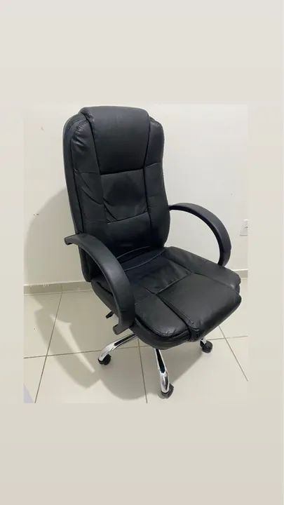 Cadeira de Escritório Executiva em Couro - Foto 2