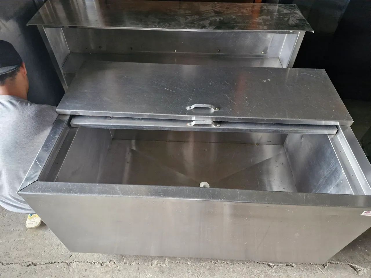 Caixa térmica rodinhas de aço inox  500 litros
