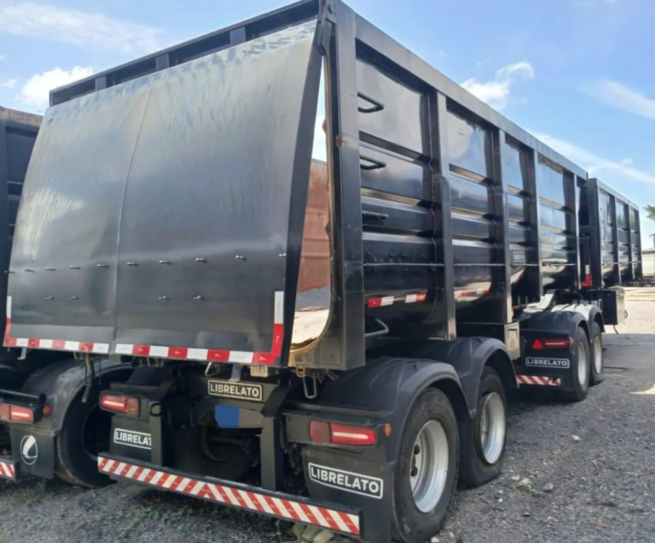 BI Caçamba Librelato 2013 25 Mts Cúbicos Sem Pneus Lona Fácil Top. - Foto 2