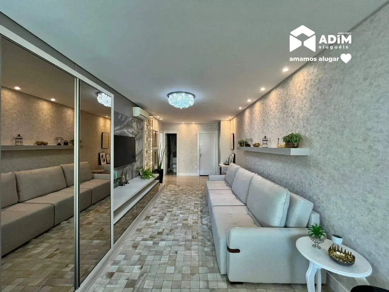 Aluguel Anual: Apartamento Mobiliado 3 dormitórios - Pioneiros em Balneário Camboriú