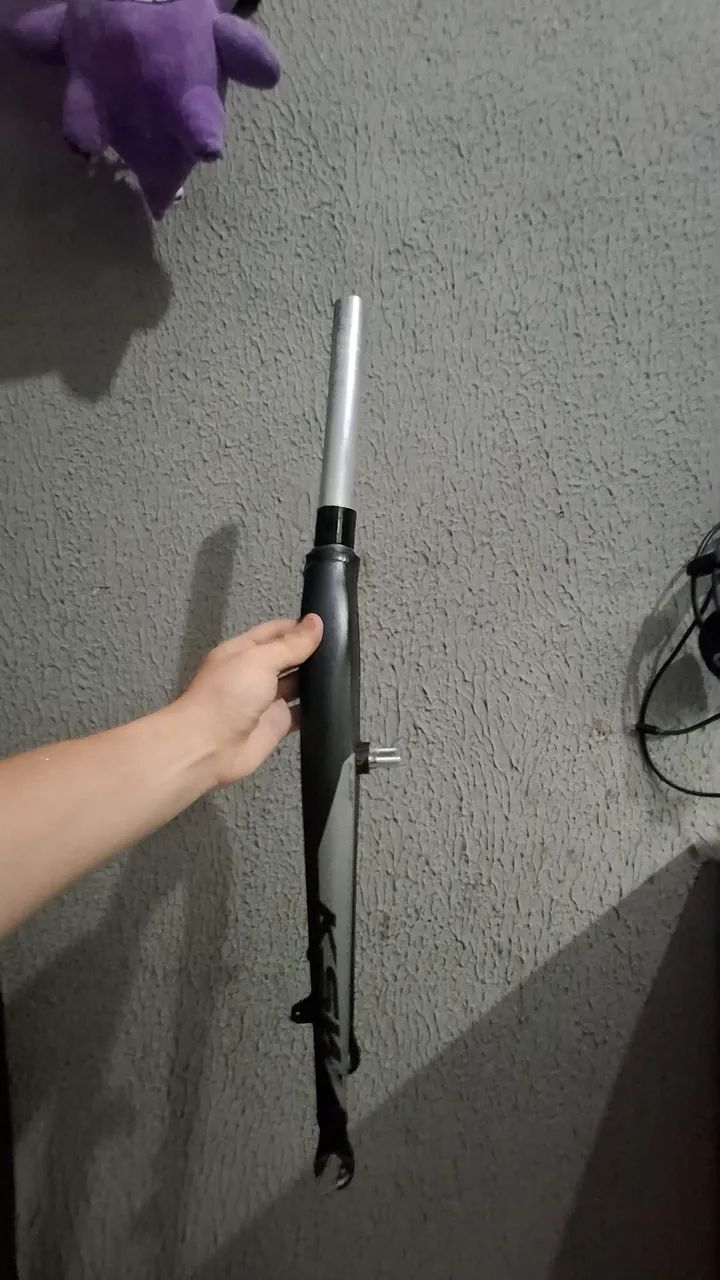 Garfo rigido de alumínio aro 26 