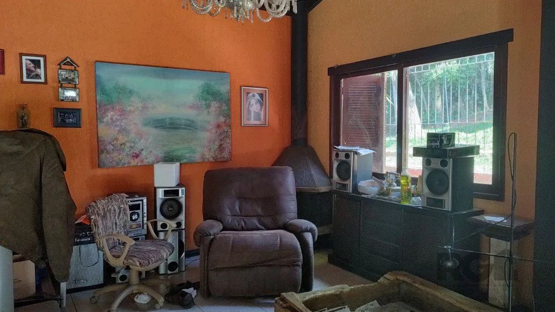 Excelente Sítio! Possui uma casa de alvenaria com três dormitórios, uma suíte, closet, liv - Foto 4