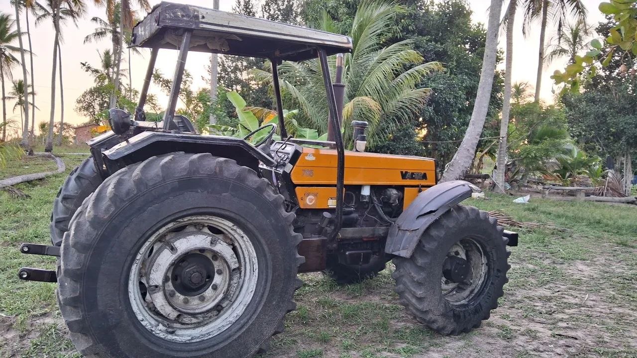Trator Valtra *97 Naiara