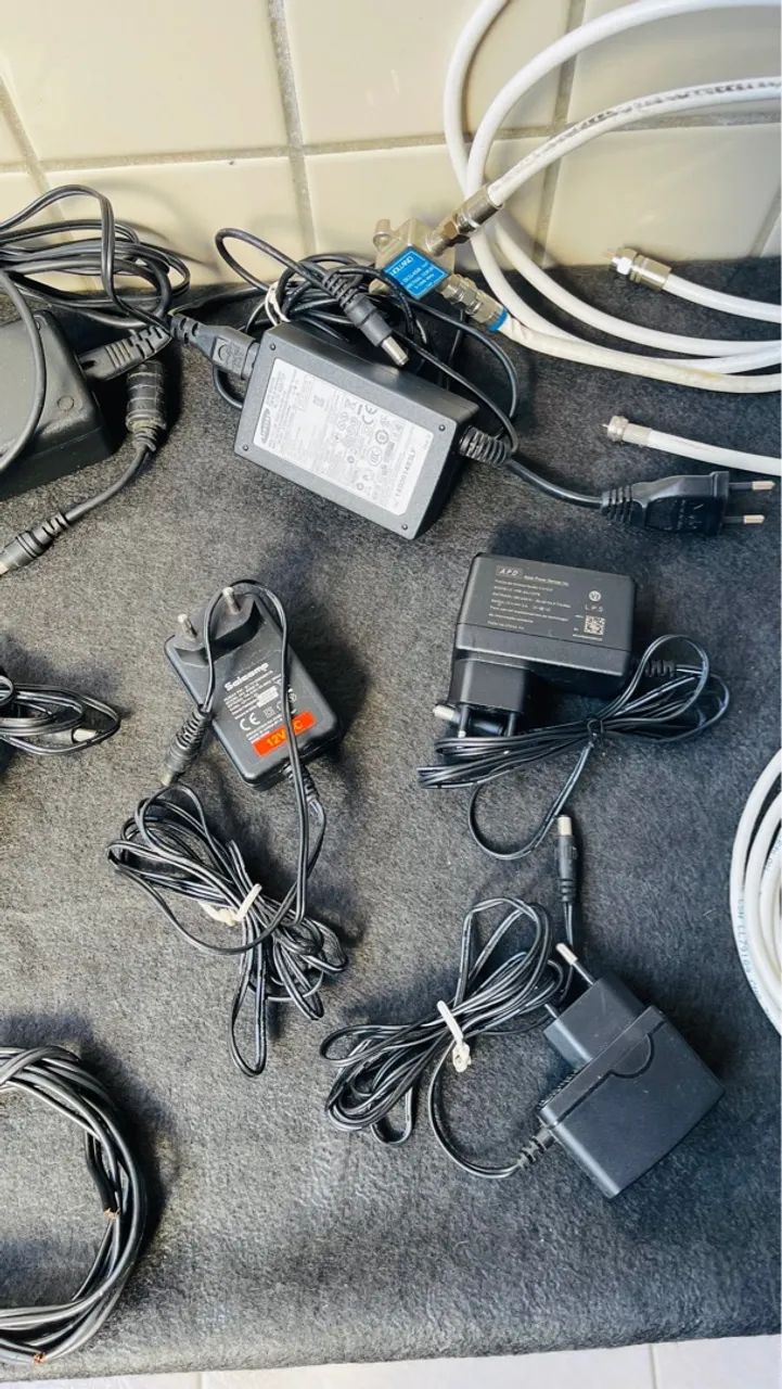 LOTE - Diversos Cabos e Adaptadores para Computador - Carregador Notebook  - Foto 3