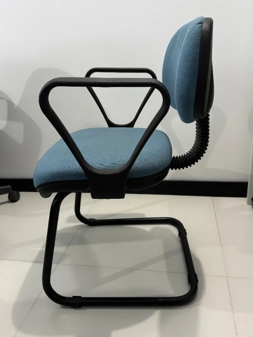 Cadeira Recepção Fixa Tradicional - Pés em S - marca Flexform