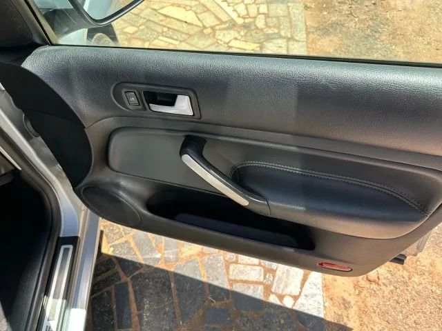 Volkswagen Golf Sportline 1.6 Edição Limitada 2012/13 - Foto 5