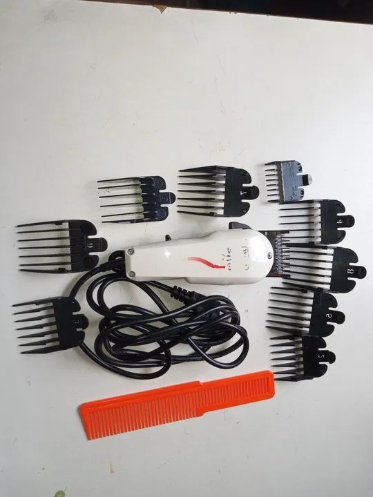 Vende-se uma máquina de cortar cabelo profissional valor 130 $