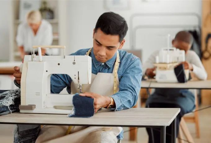 Costureiro / costureira - para trabalhar com estofados