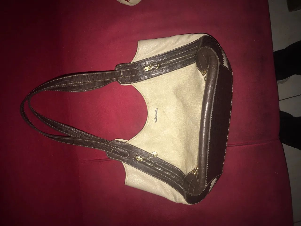 Bolsa de couro Anandra.