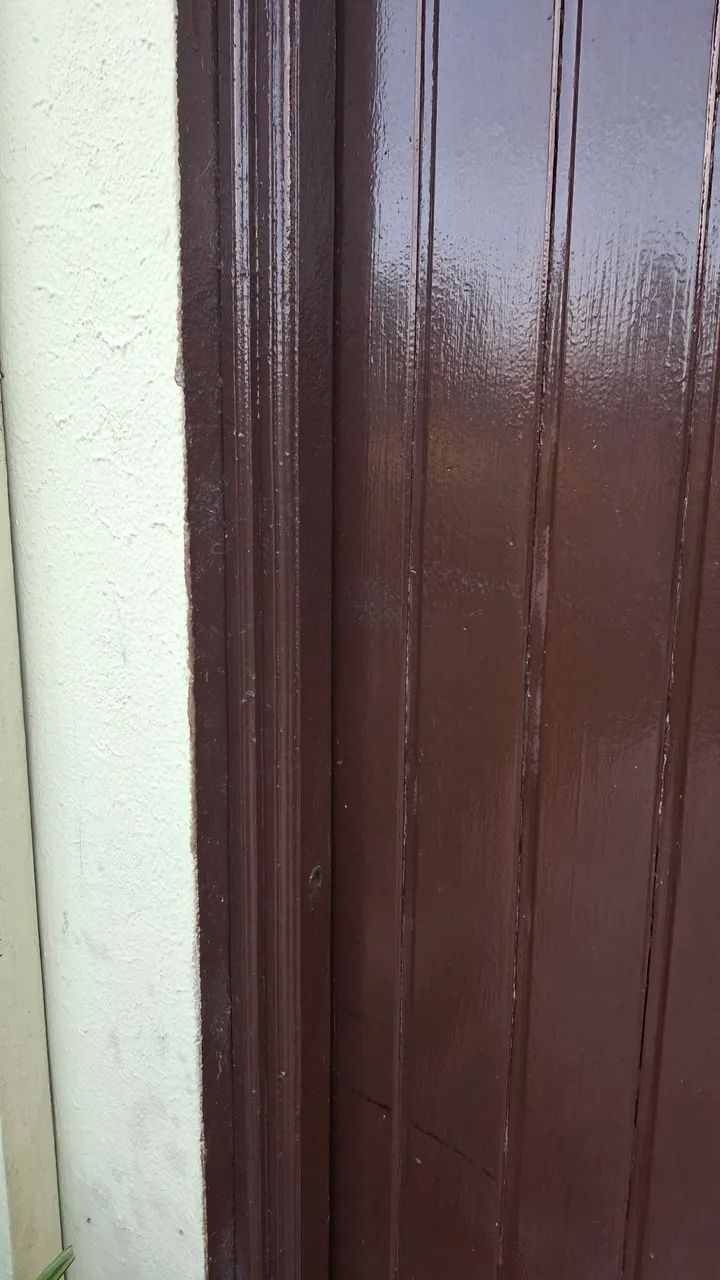 Porta de madeira maciça para garagem - Foto 4