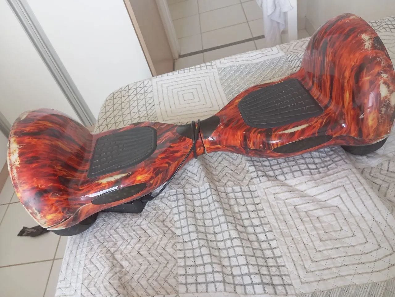 Hoverboard com design flamejante - Foto 2