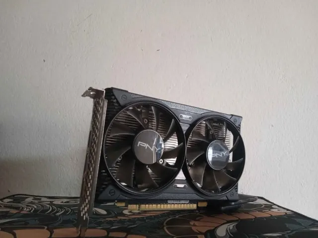 GTX 1650 4GB DDR6 *Analiso troca em placa inferior com volta...