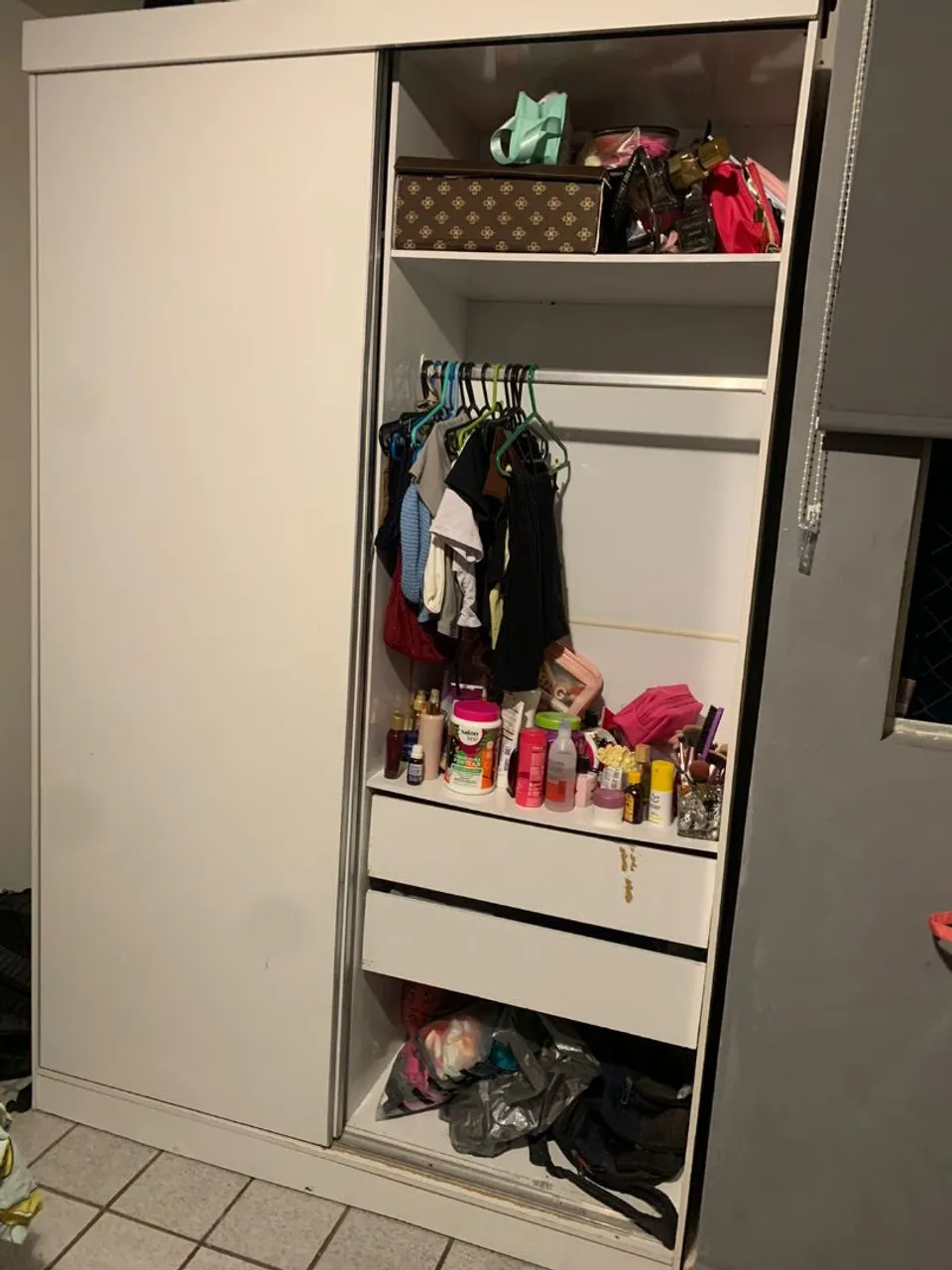 Guarda-Roupa com 2 Portas de Correr