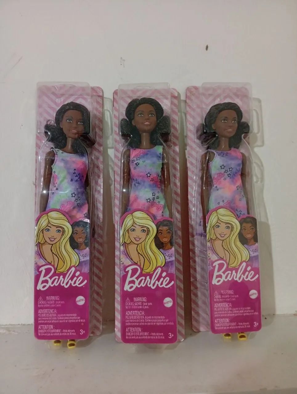 Barbie basic modelo 2020 negra