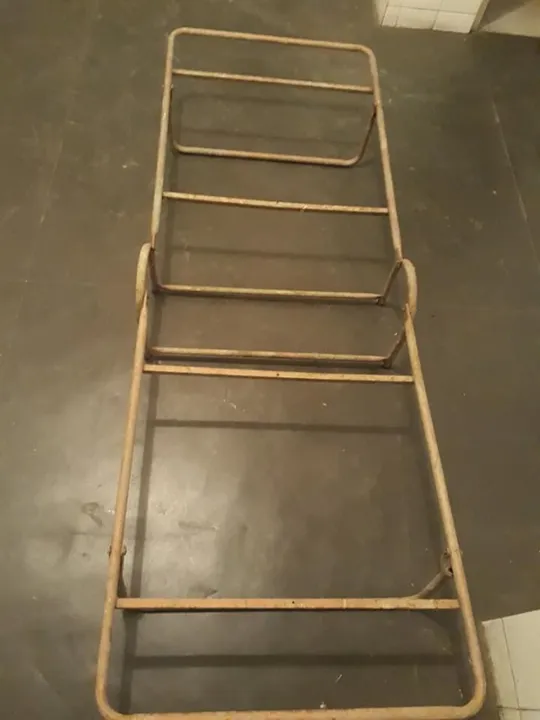 CAMA DOBRÁVEL SEM COLCHÃO, USADA, MEDIDAS: ~ 1,80 X 0,64 X 0,25