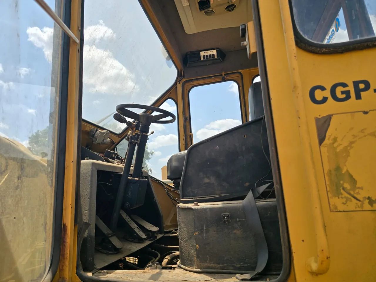 Pá carregadeira CAT 966C - Foto 4