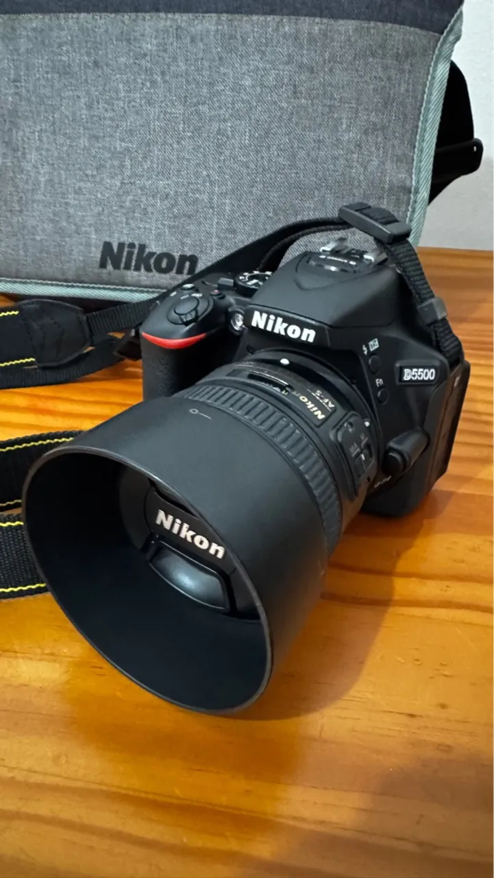 Câmera Nikon D5500 com lente 50mm e Bolsa