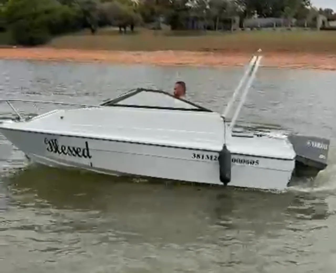 Lancha 16 pés cabinada - Foto 4