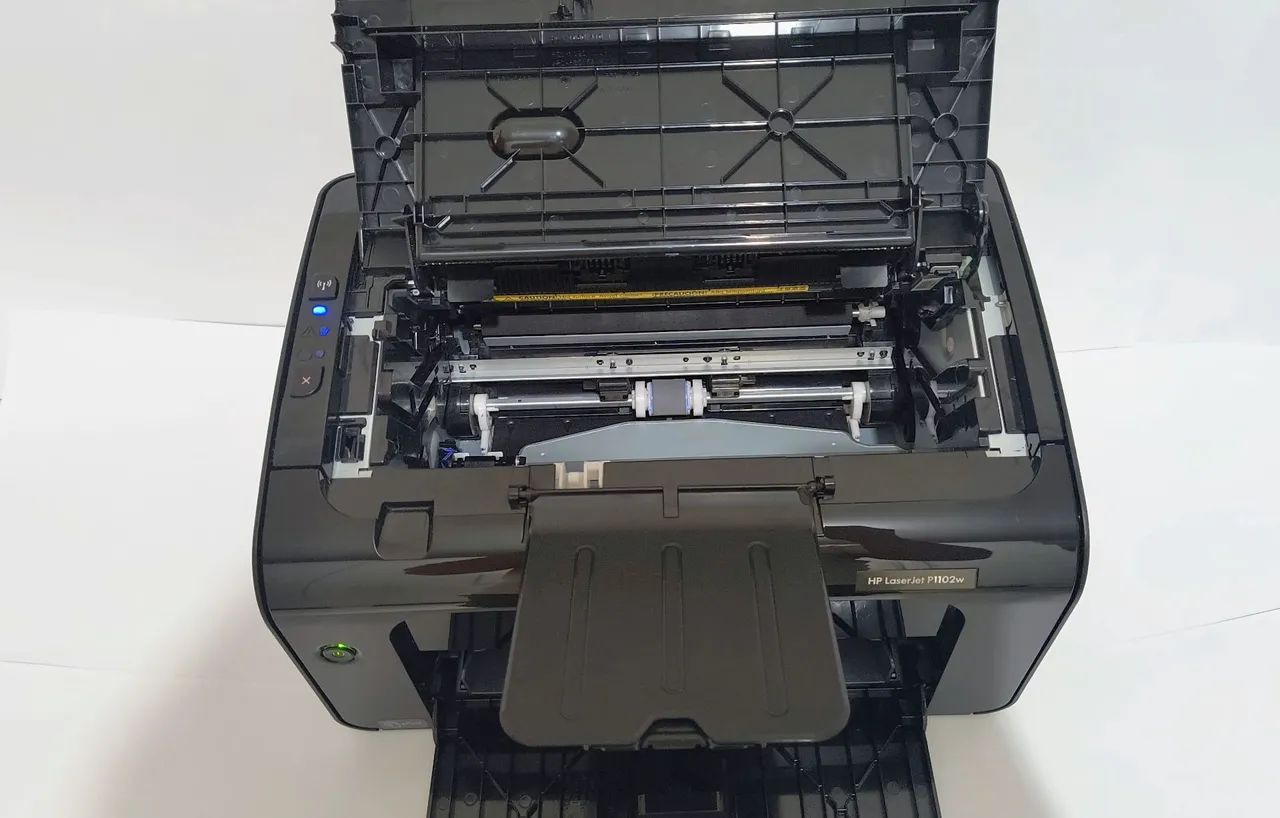 Impressora HP LaserJet P1102w wifi - Foto 4