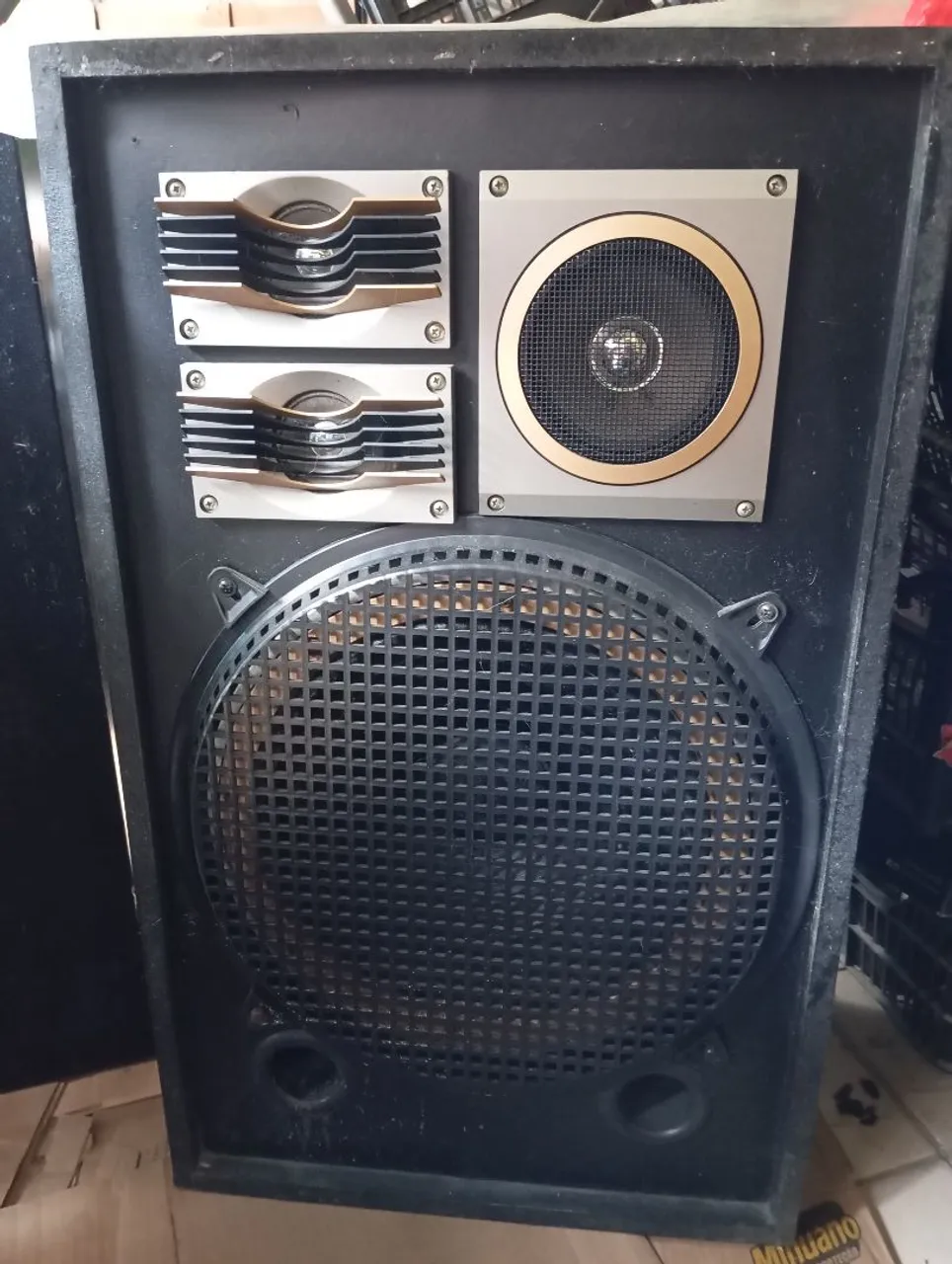 VENDO PAR DE CAIXAS ACÚSTICAS TECHNICS SB G305 / MEDIDAS 90 X 60 X 30