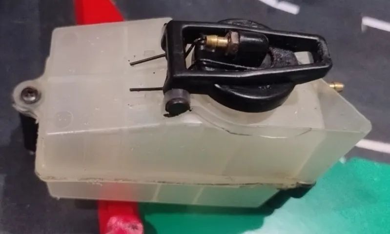 Tanque de combustível do Kyosho Inferno GT2, 150cc