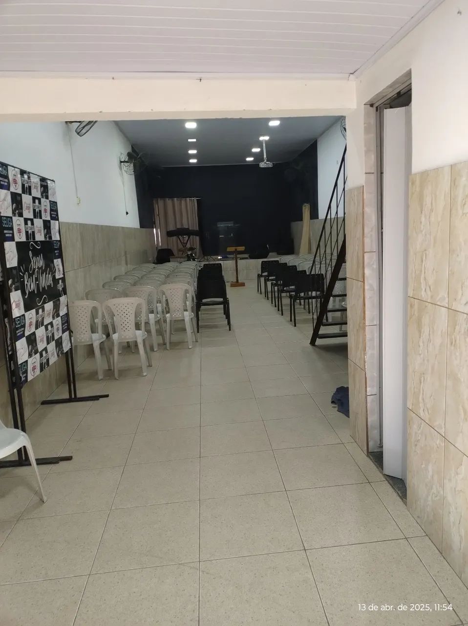 Alugo  galpão com excelente espaço, ótimo para igreja 
