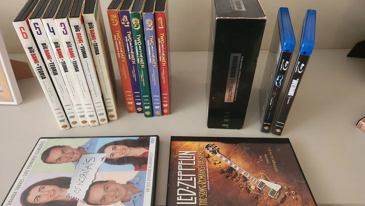 Coleção de DVDs e Blu-rays: Séries e Filmes