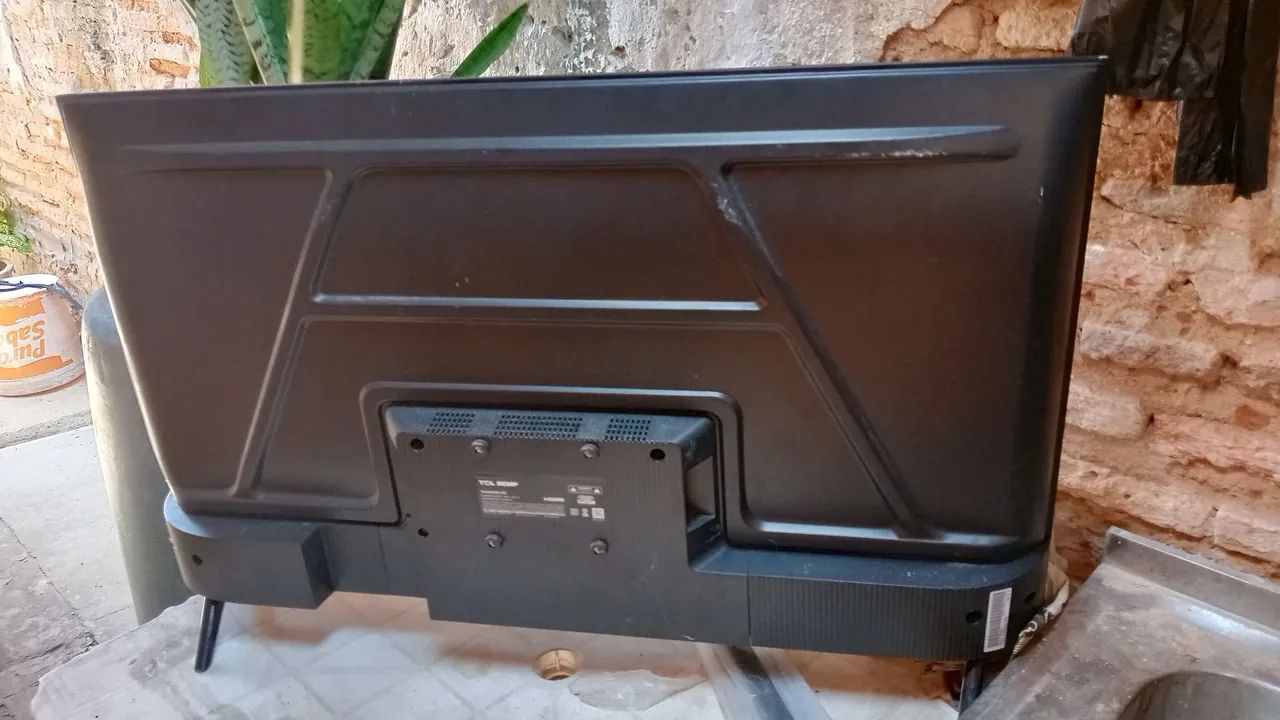 TV TCL SEMP 42 polegadas  - Foto 2