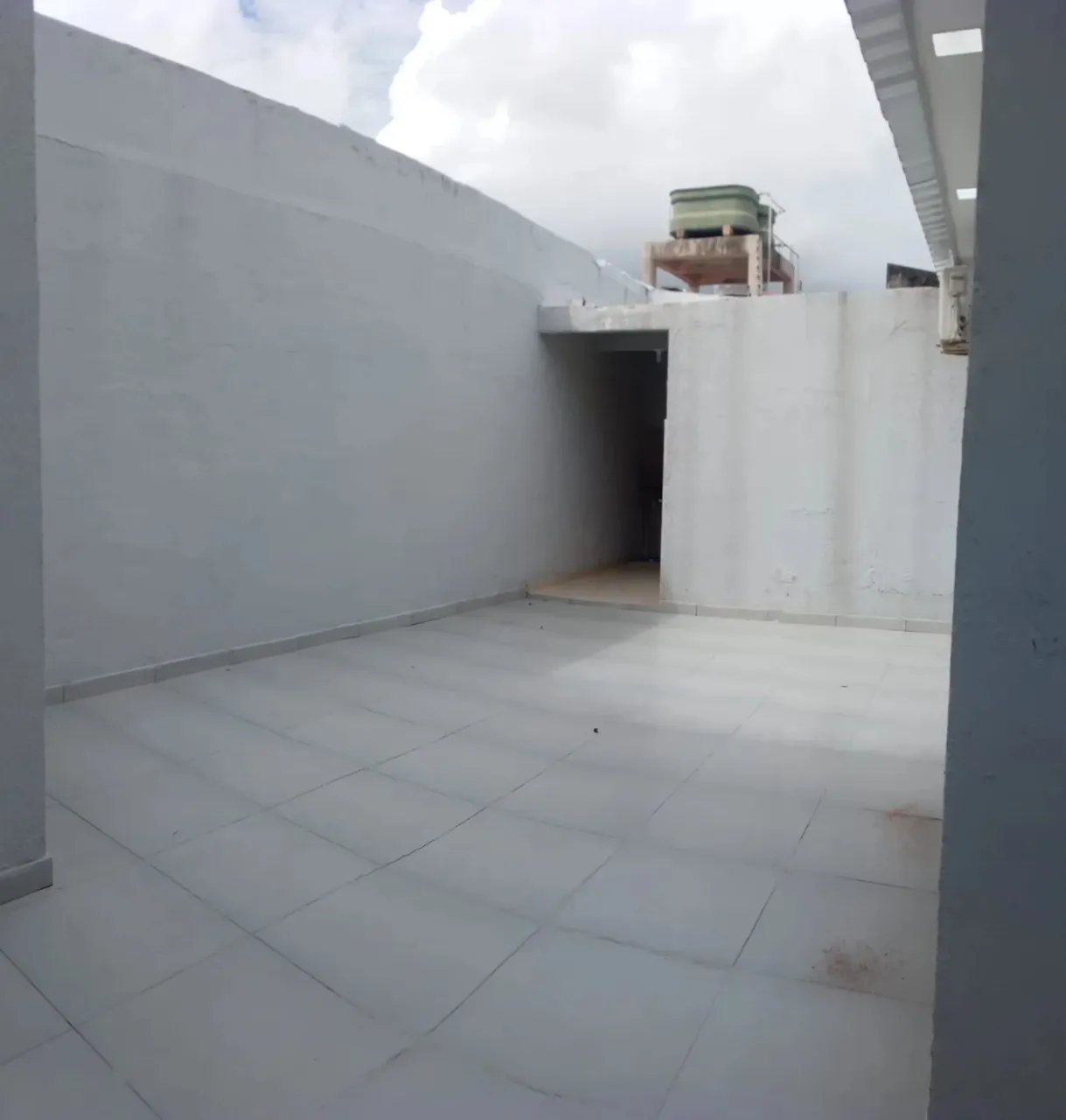 Imóvel para aluguel possui 10 metros quadrados com 3 quartos em Flores - Manaus - AM