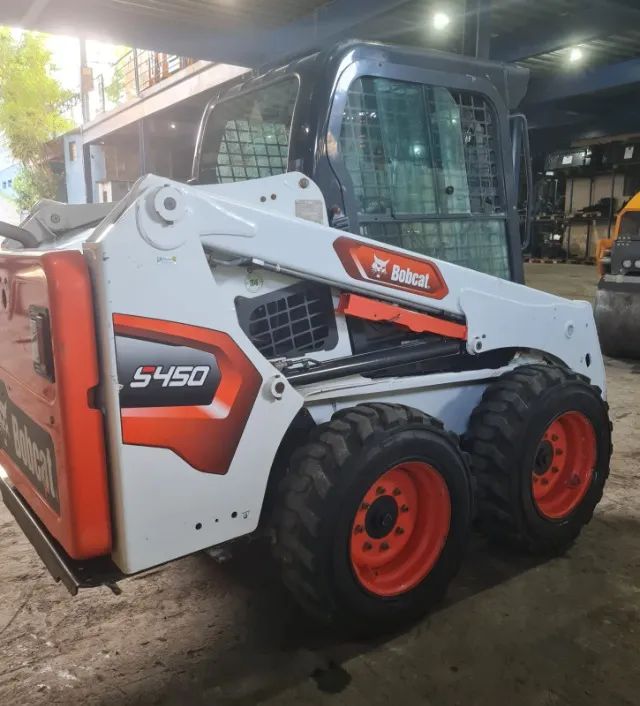 Minicarregadeira Bobcat S450 Ano 2024 Com 1823.8hs C Ar Cond - Foto 2