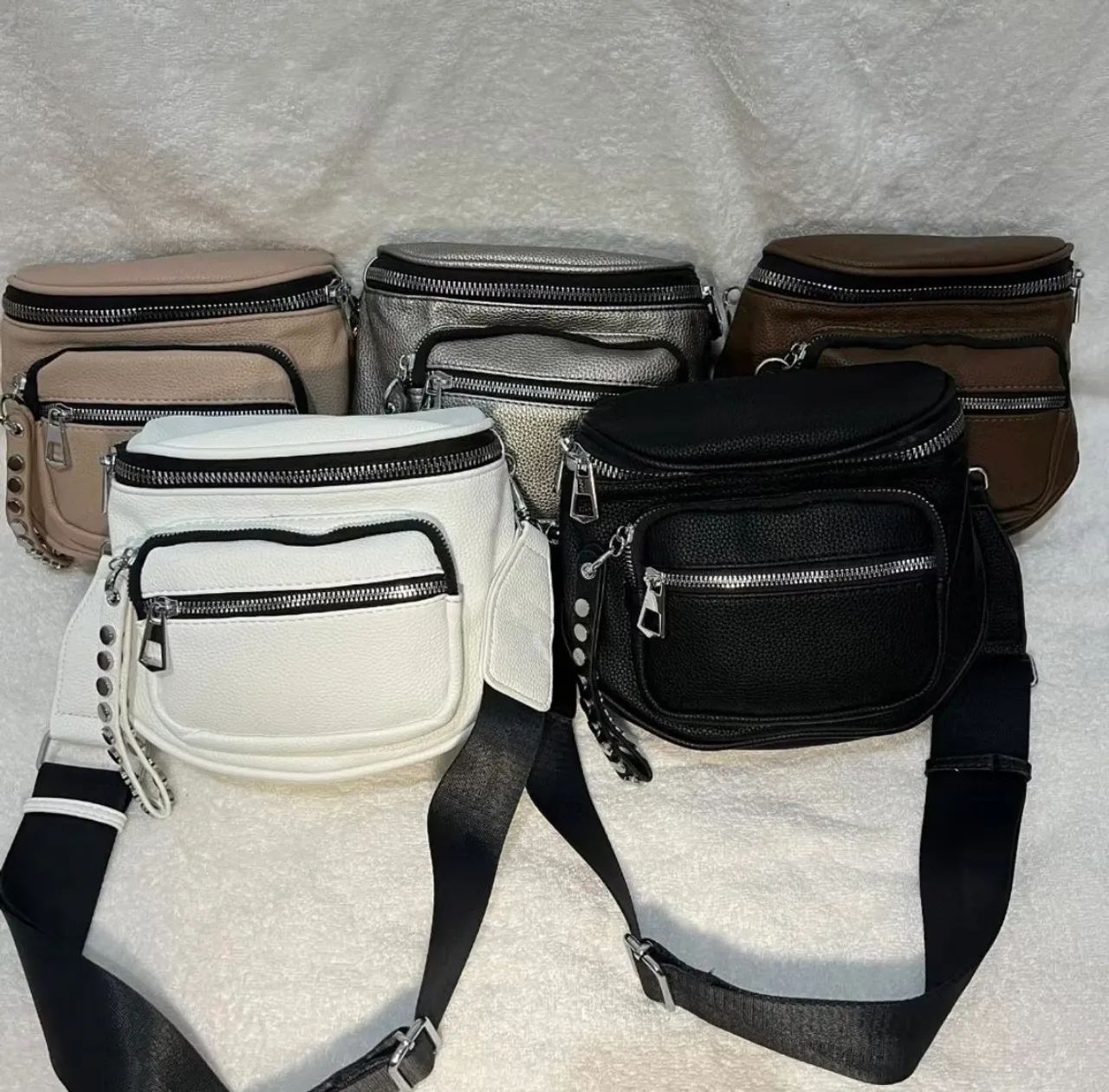 Bolsa / Pochete feminina espaçosa versátil