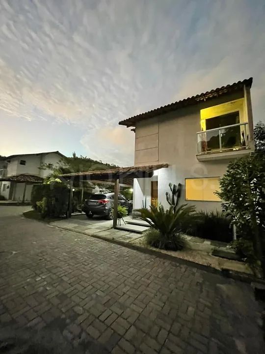 Casa Duplex à venda no bairro Maria Paula - São Gonçalo/RJ (594)