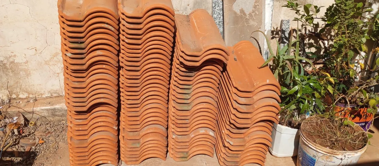 Telhas de barro usadas