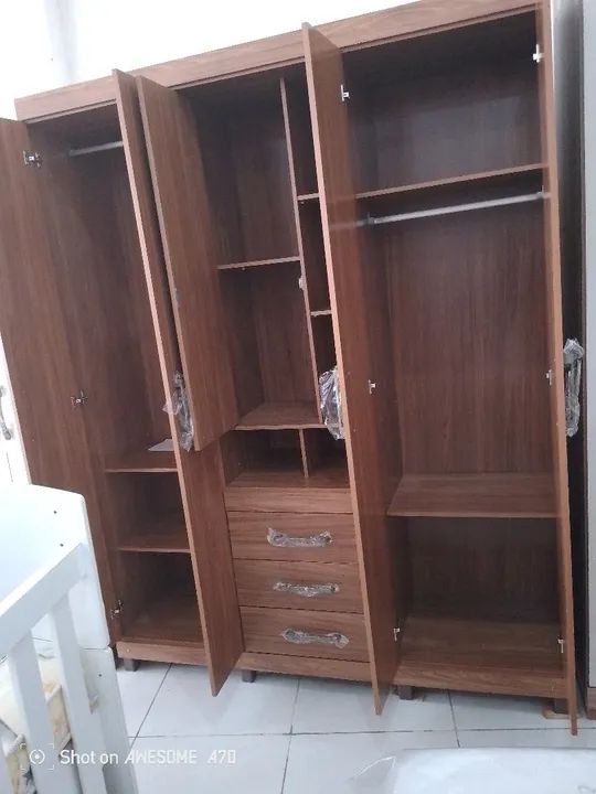Guarda-Roupa 4 Portas com Espelho Entrega e montagem grátis  - Foto 2