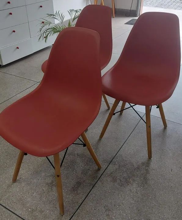 4 Cadeiras Eames Vermelhas